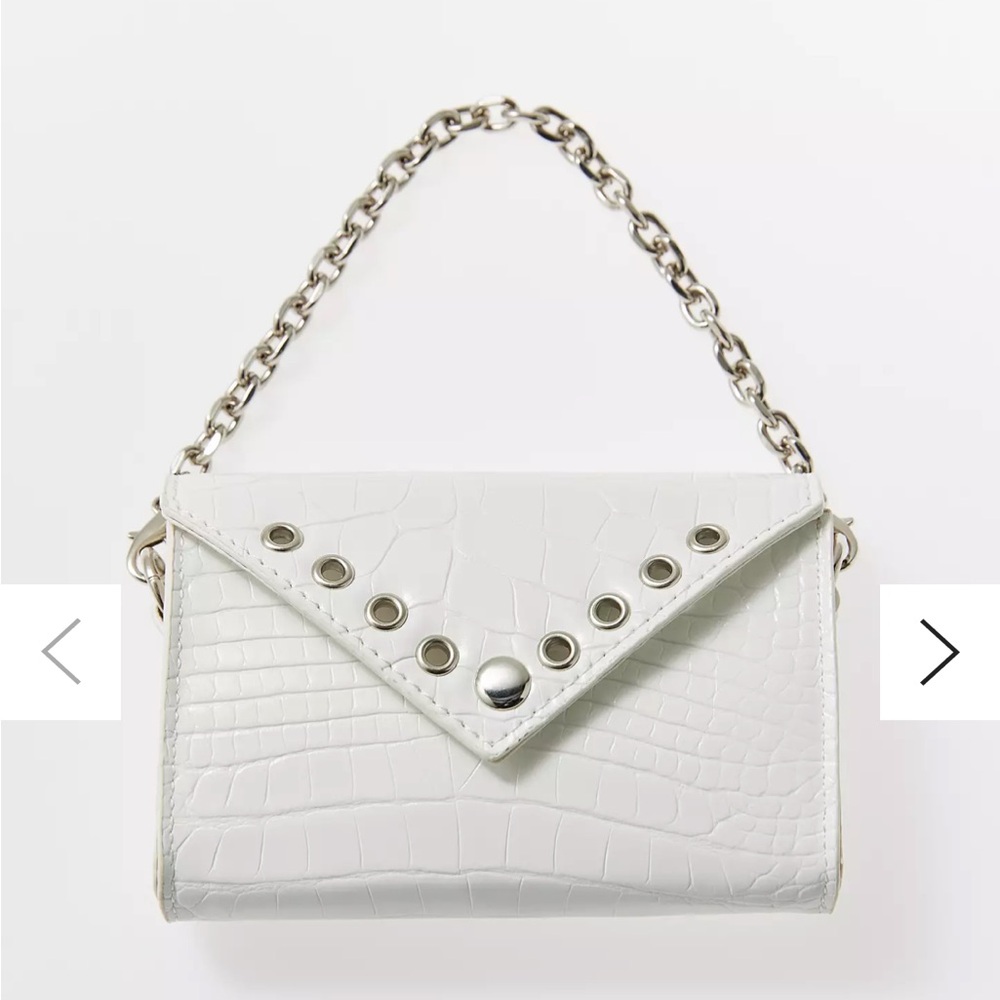 White Croc-Embossed Chain Strap Shoulder Bag - Picture 4 of 8